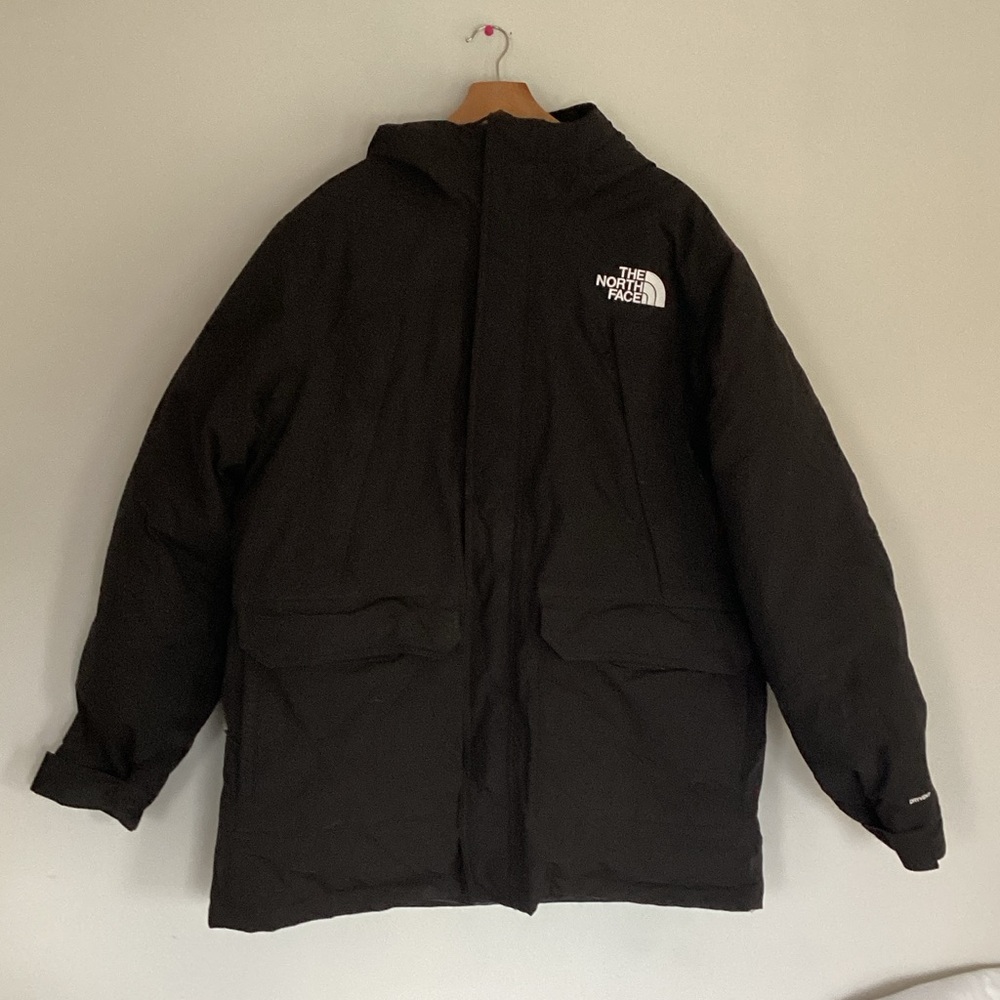 The North Face Men's McMurdo Down Parka in black sz XL